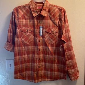 NWT Wrangler Men’s Slim Fit Long Sleeve Shirt